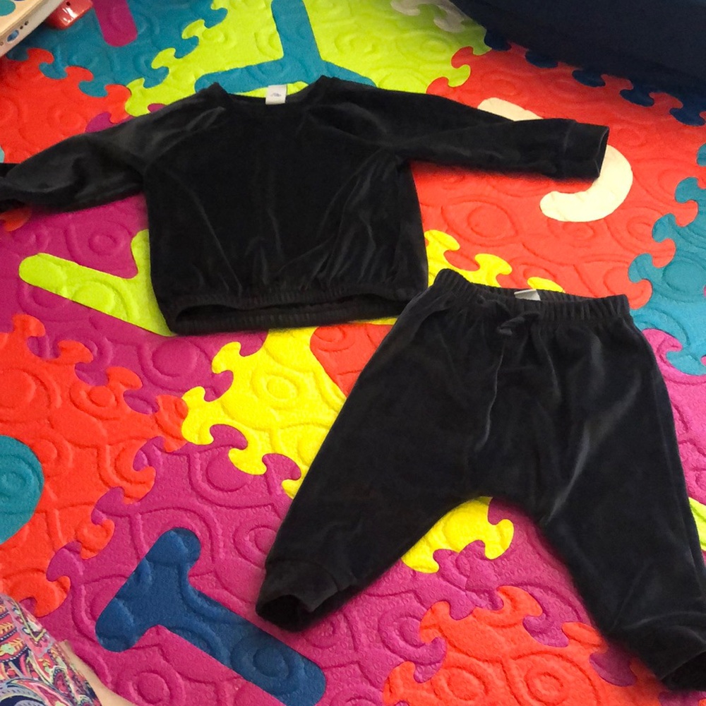 Old navy 2 Piece ( baby )